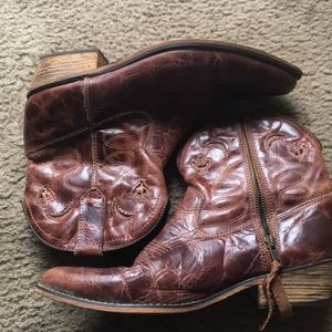 Women size 10 Brown Shortie Boots